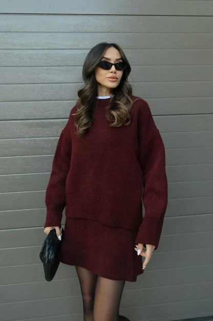 Anaïs, ensemble pull et jupe en maille bordeaux – AvoraVarelle