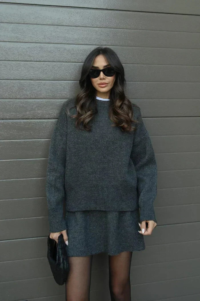 Anaïs, ensemble pull et jupe en maille gris – AvoraVarelle